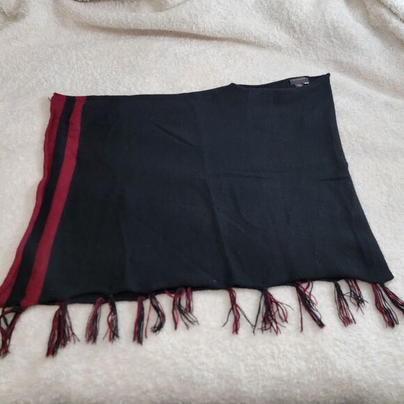 Invisible World 100%‎ Alpaca Handwoven In Bolivia Black Red Fringed Poncho READ - Picture 2 of 16